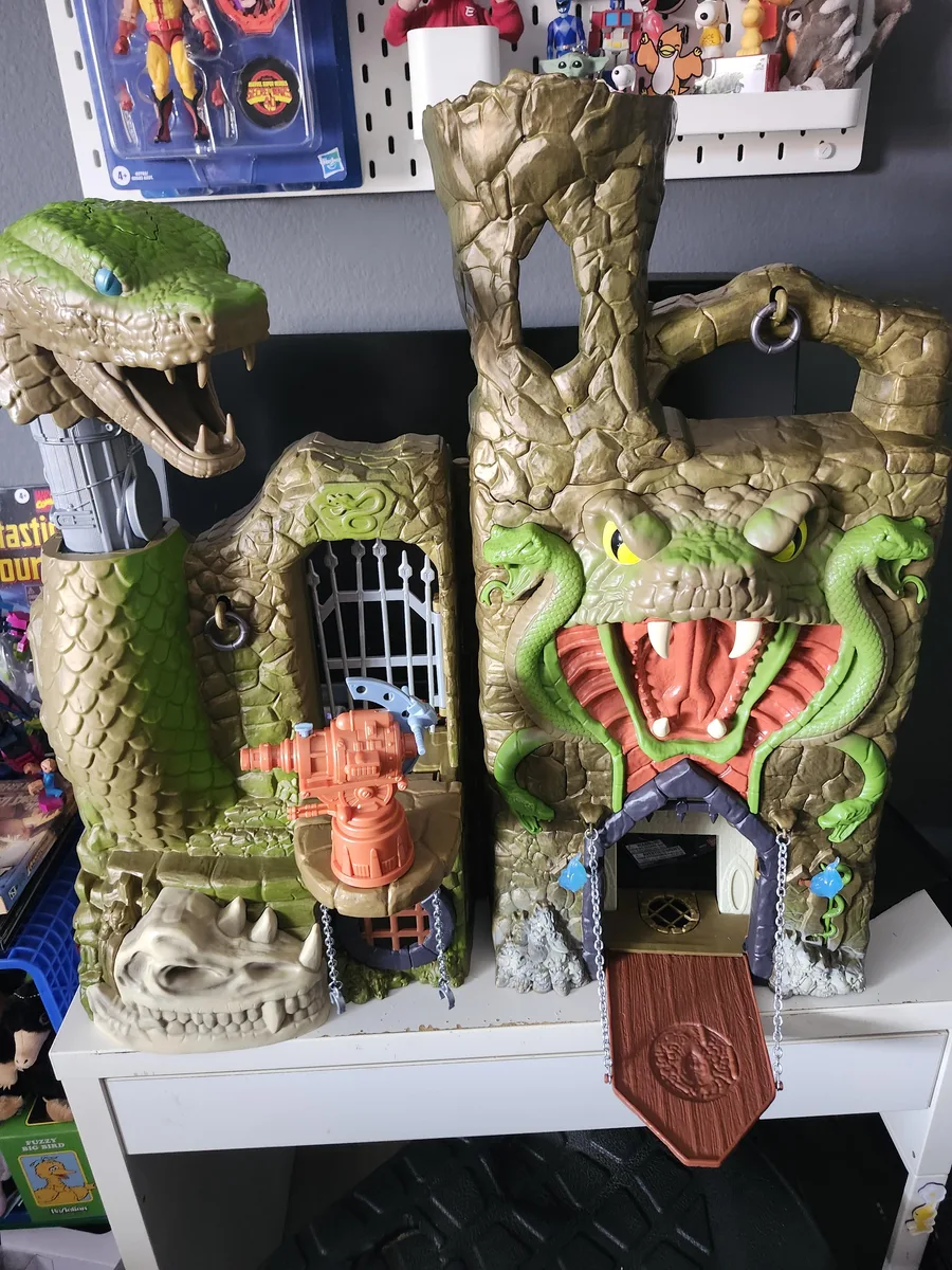 The Snake Lair assembled, both sections standing, drawbridge lowered