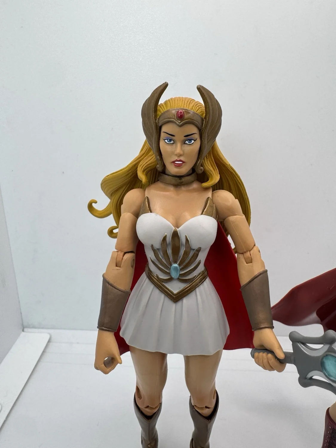 She-Ra vs Supergirl