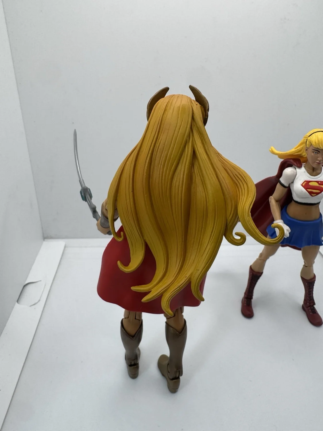 She-Ra vs Supergirl