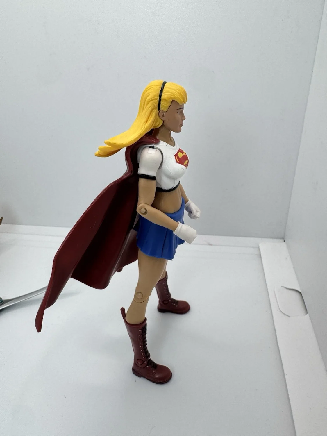 She-Ra vs Supergirl
